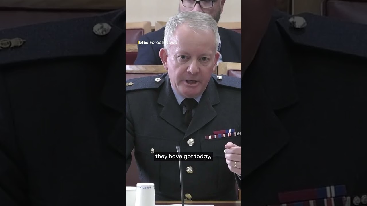 Начальник штаба обороны предупреждает, что вооруженным силам, возможно, придется сократить масшта...
