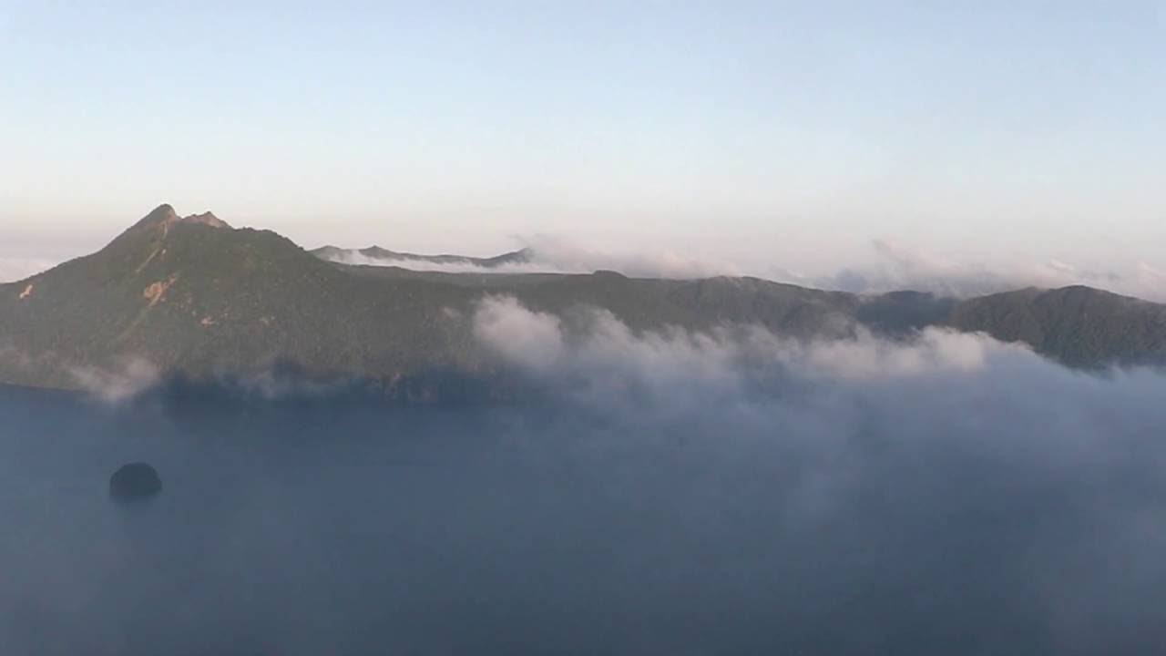 【摩周湖】　　一瞬にして霧に包まれる摩周湖