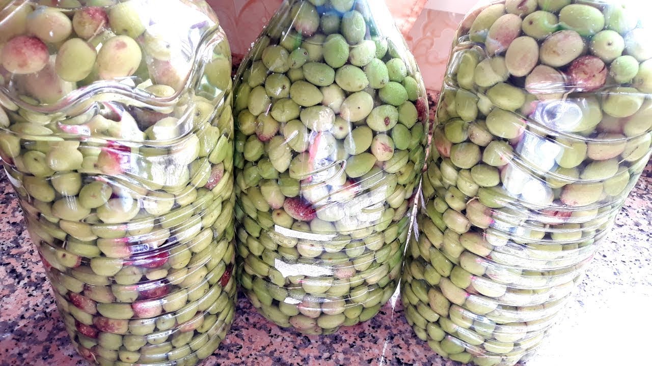 إليك سر الحرفين لترقيد أو تصبير الزيتون مدة طويلة دون أن يفسد