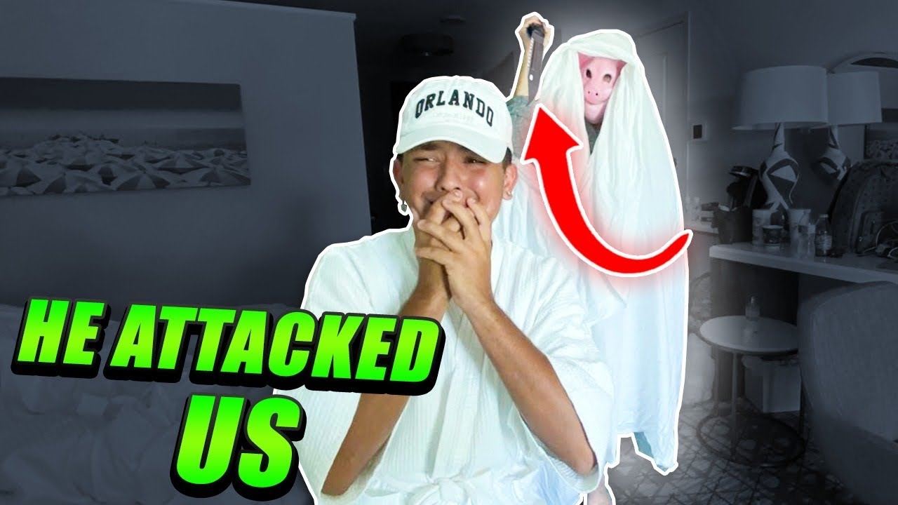SCARY PIG MAN ATTACKED US IN OUR HAUNTED HOLTEL!
