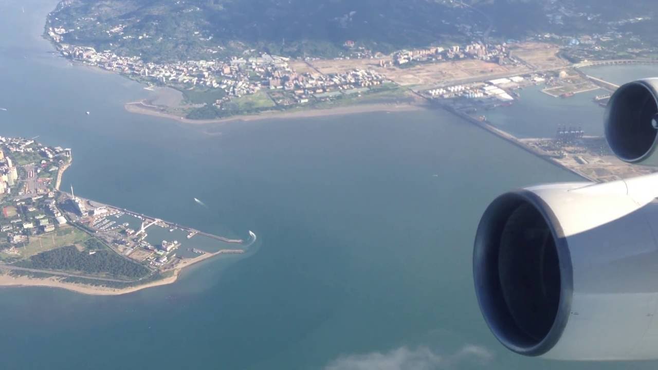 台灣桃園中正國際機場離陸 淡水上空飛行 China Air Lines CI018 B747-400 Taipei Airport Take Off