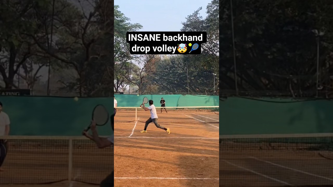 How good was this backhand drop volley 🤯🎾 