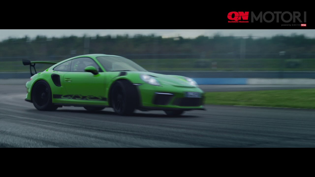 Porsche 911 GT3 RS, l'auto da corsa pronta per la strada
