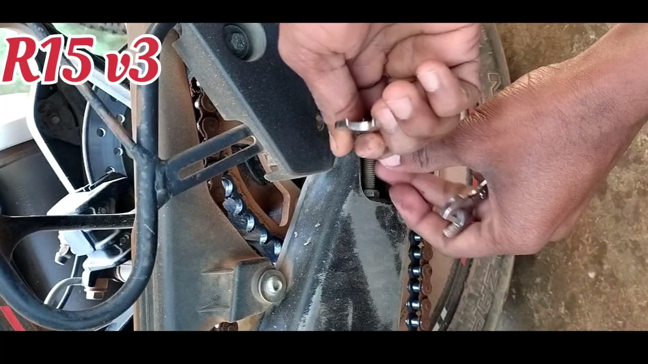 R15 SERVICING YAMAHA SERVICE CENTRE BAD SERVICING #Bikeservicing#R15v3#Chainlube#chaintight