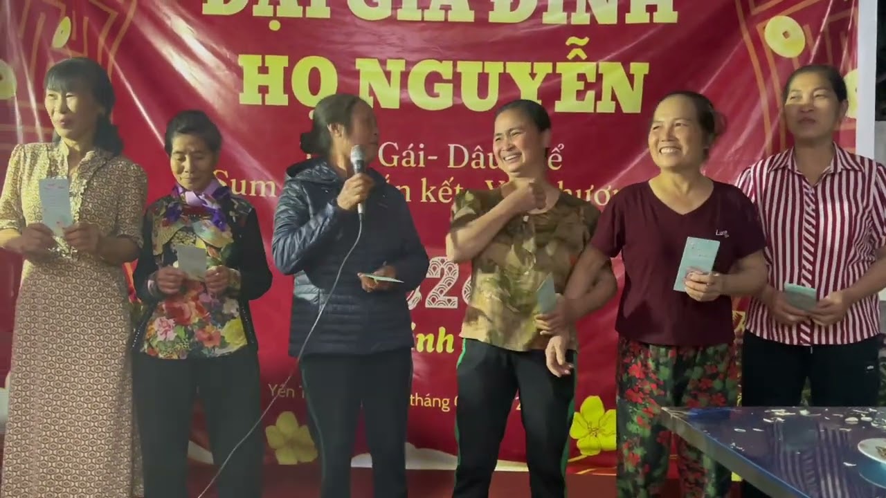 Tất niên 2025