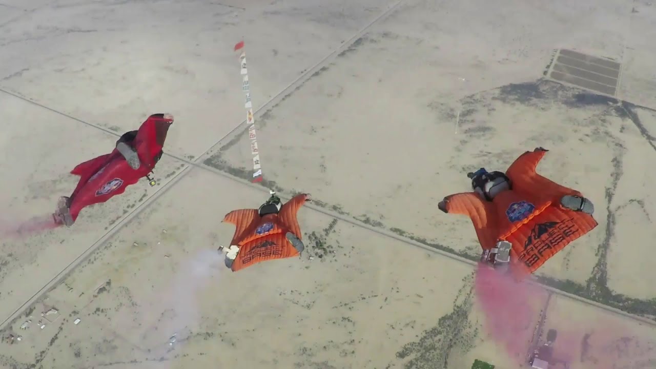 Wingsuit Helicopter Slalom - Red Bull Aces