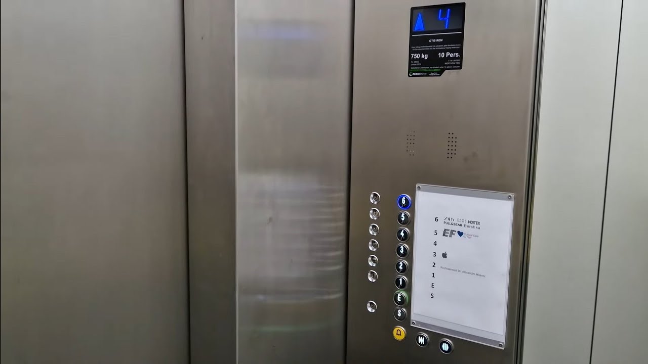 Alter Wertheim Aufzug mod. durch Otis (Old Wertheim lift mod. by Otis) @Kärntnerstraße 11, 1010 Wien