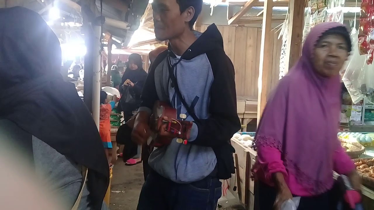 PENGAMEN PASAR MANONJAYA BIKIN NGAKAK 😄😁
