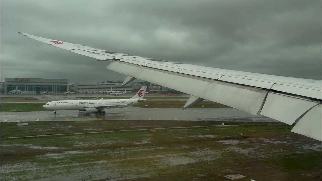 Rainy Air China Boeing 787 Landing in Shanghai 🌧️!!