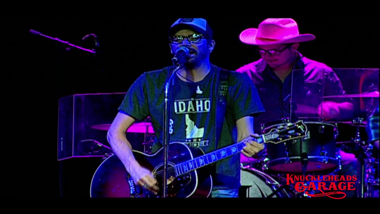 Micky and the Motorcars play Knuckleheads Garage   14 December 2017
