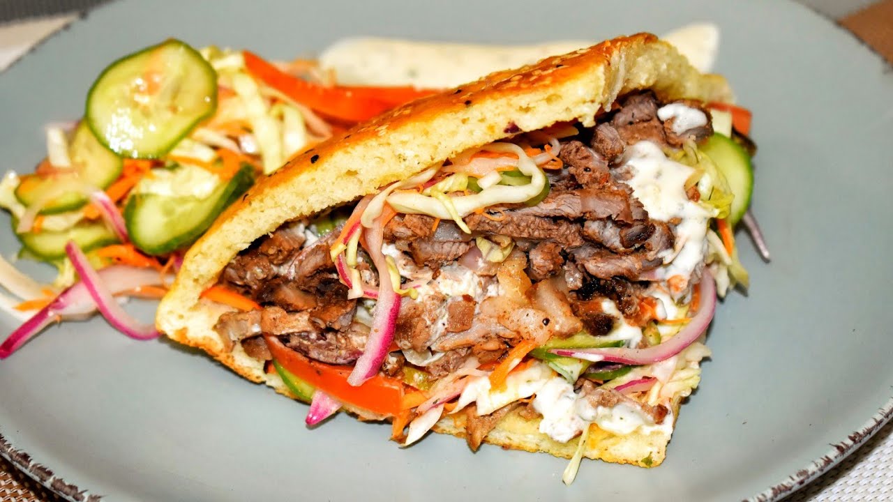الشاورما التركية بالمنزل طريقة شكها بسيخ المشاوي العادي مع خبزتها الخاصة Turkish Shawarma