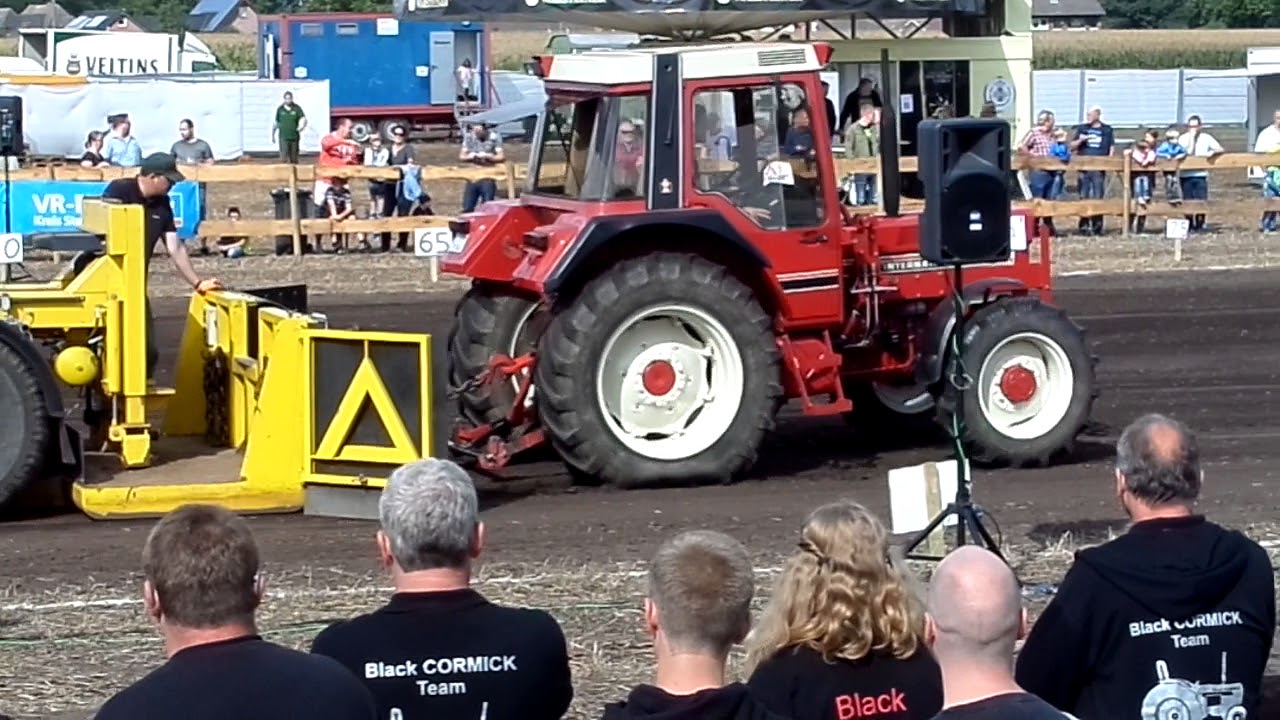 5. Recker Trecker Treck // IHC 844XL