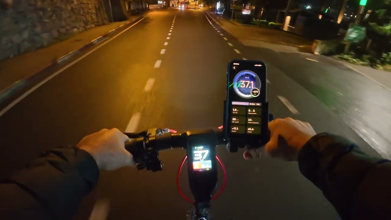 Segway Ninebot Max G3 - Yağmurda Gece Sürüşü - Konuşmasız
