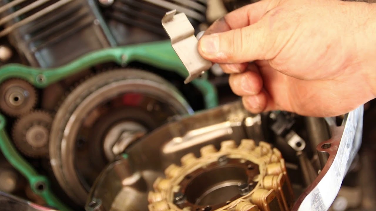 Revisão no estator da Suzuki Boulevard C1500 depois de 14.000 Km