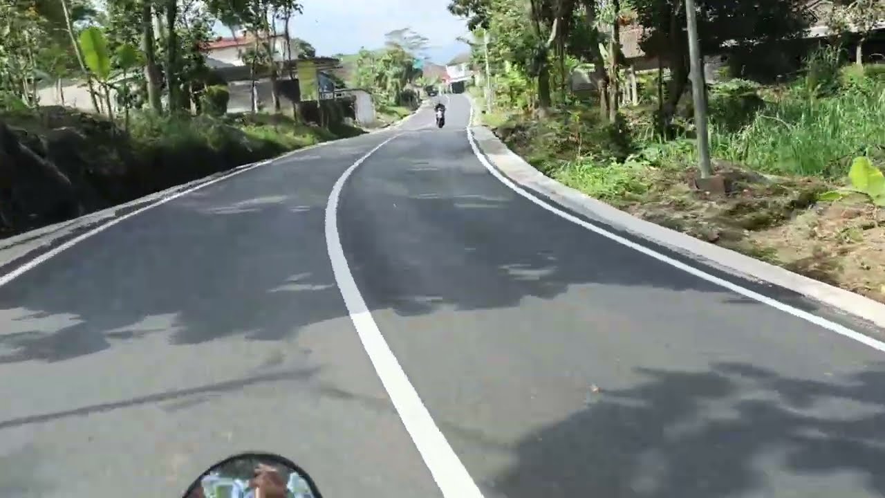 MENIKMATI INDAHNYA PEMANDANGAN DAN JALAN BARU DI DEPAN HOTEL FAMILY SALATIGA #semarang #salatiga