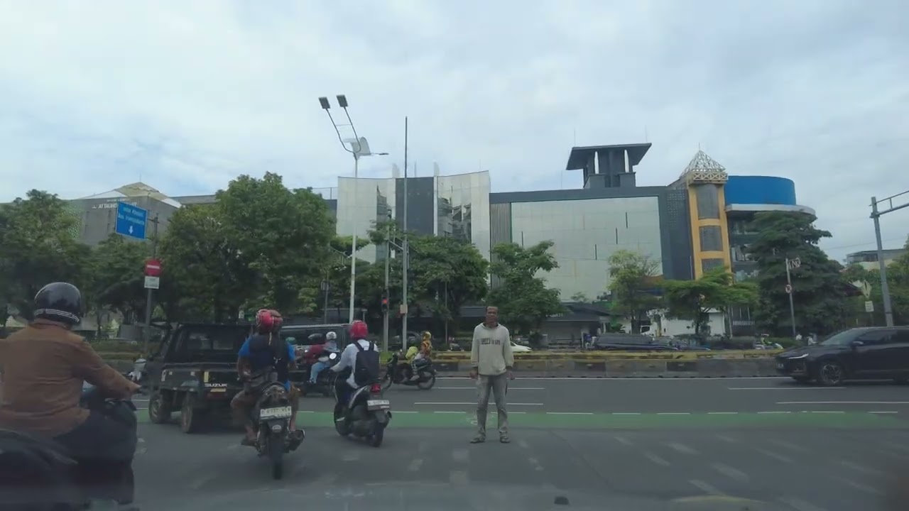 Driving Through Central Jakarta From Percetakan Negara to RP Soeroso via Salemba & Cikini
