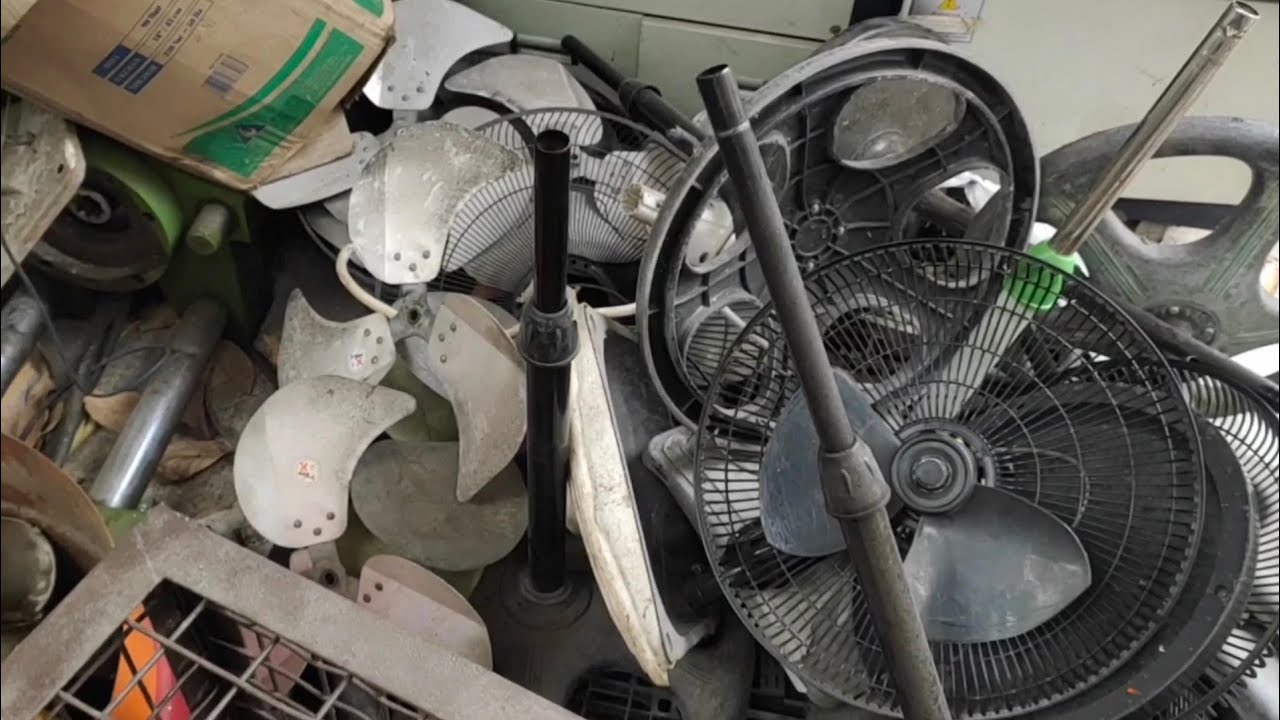 MENCARI KIPAS ANGIN BAGUS DI TUMPUKAN BARANG BEKAS