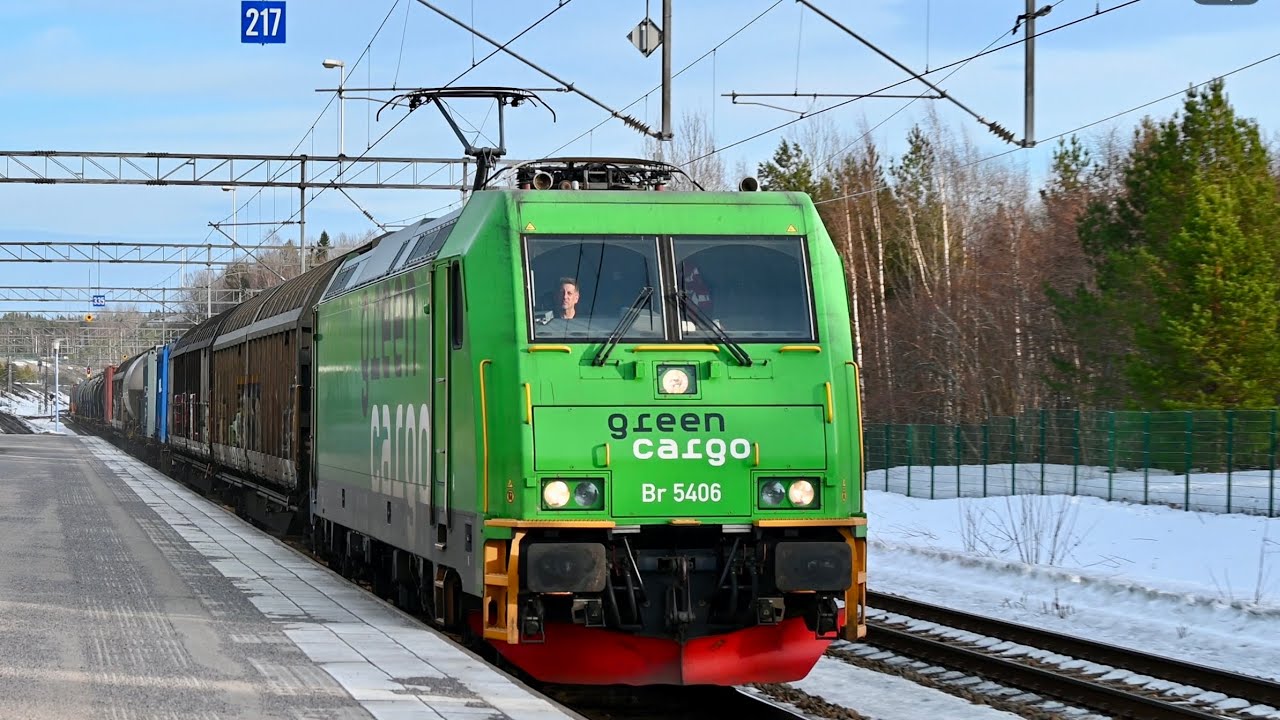 Swedish trains part 113 - Söderhamn station
