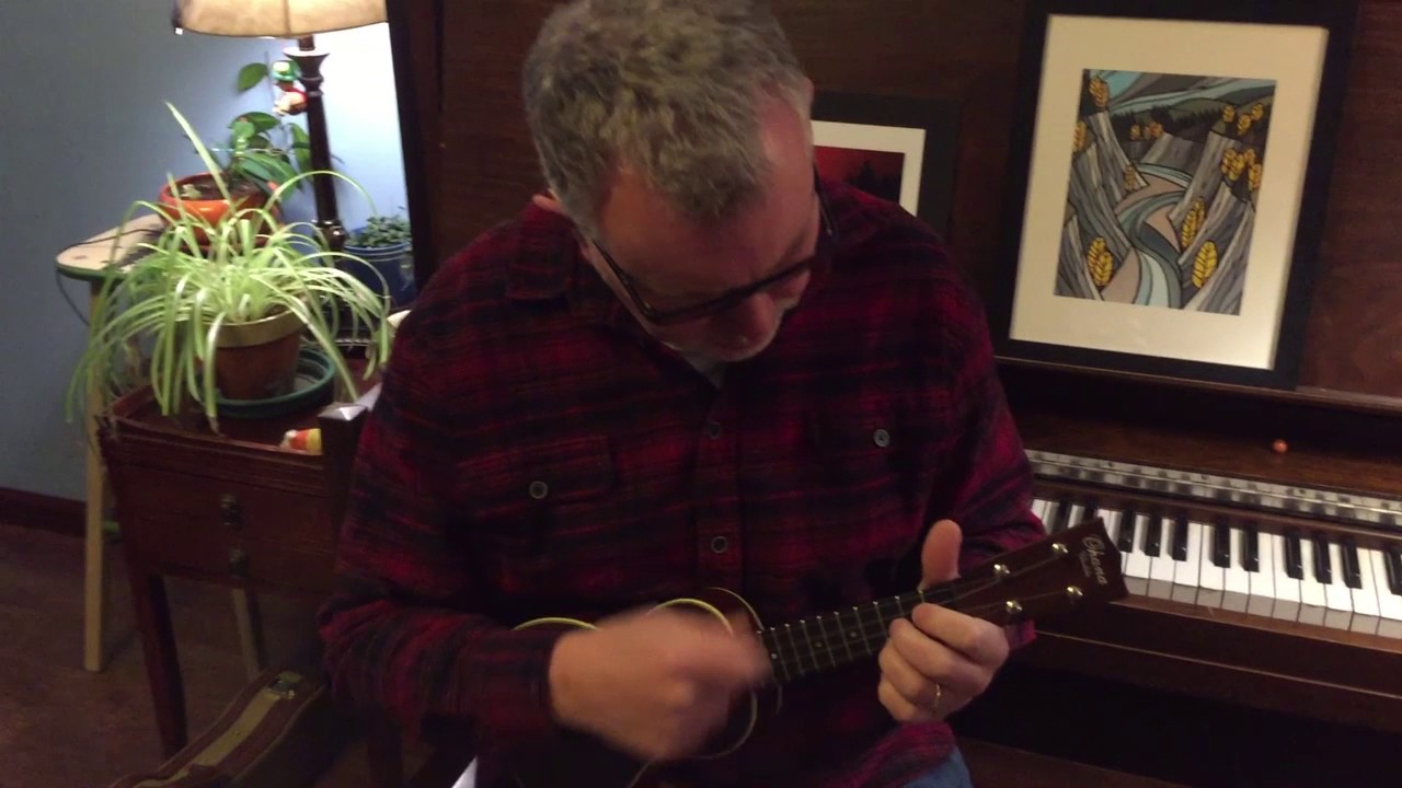 Comparing Soprano and Concert Ukuleles - Ohana SK-38 and CK-38