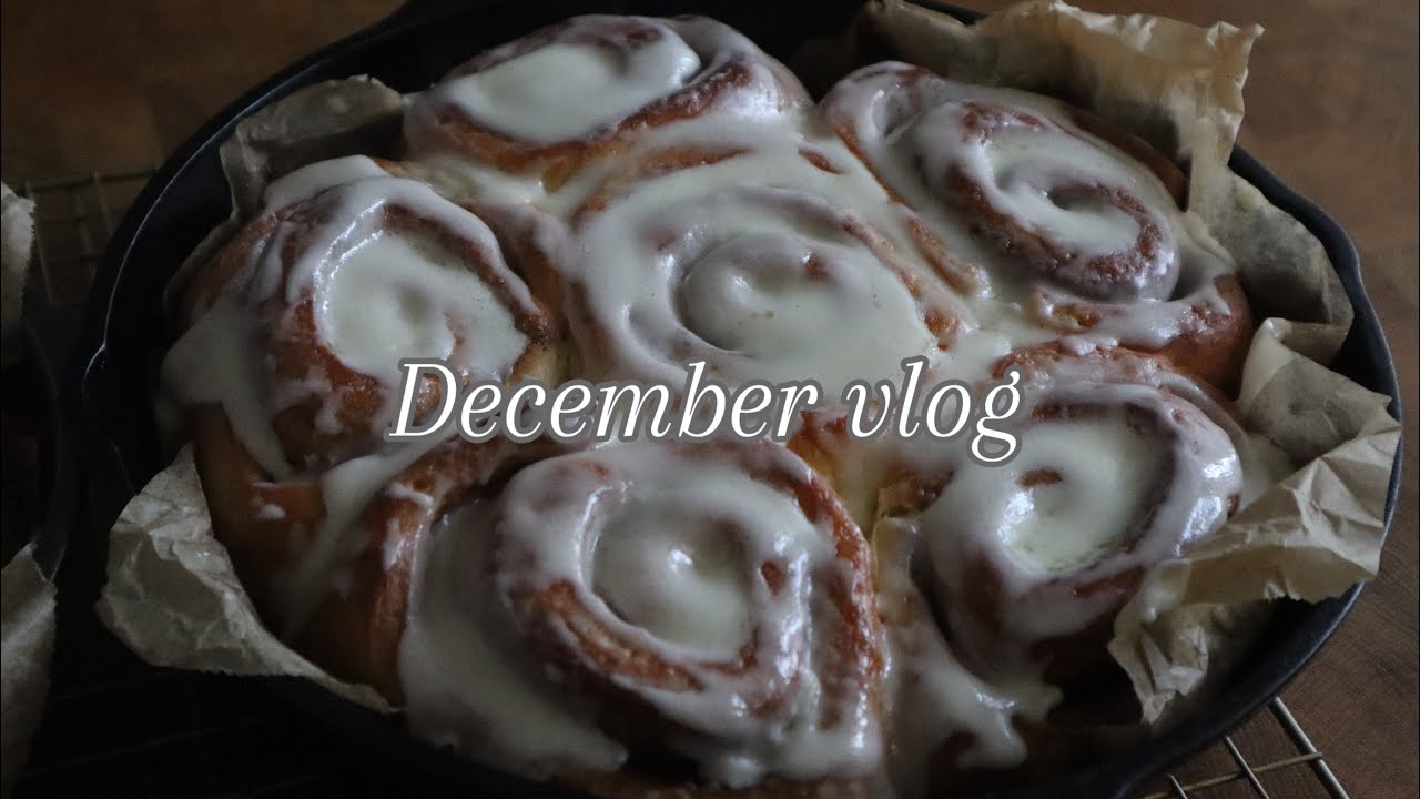 Last day of December vlog: Baking cinnamon rolls, cooking dinner…