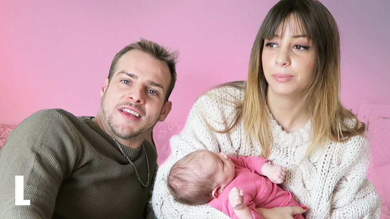 Álex Cassademunt y su novia Laia nos presentan a su hija, entre planes de boda