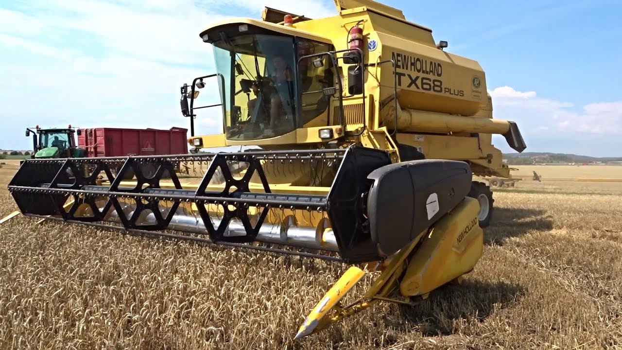 2x NEW HOLLAND TX68 PLUS | HARVEST WHEAT 2017 | Tractor John Deere| Agriculture