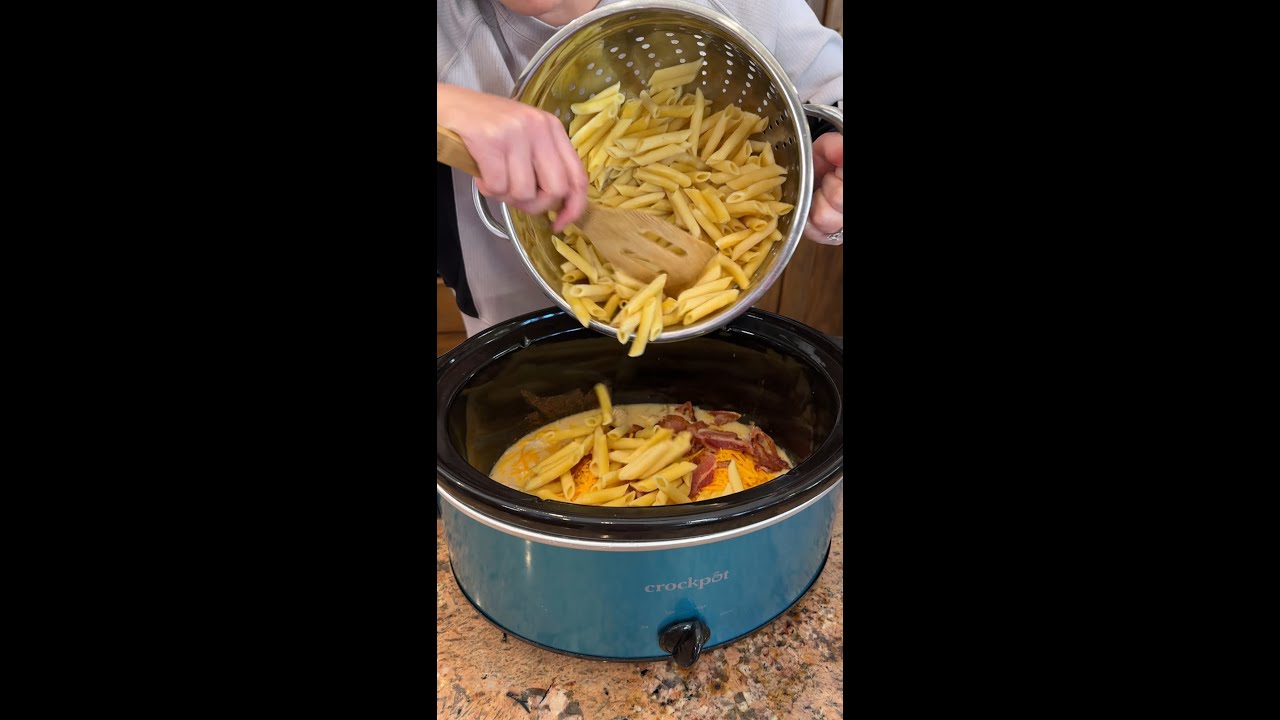 Alfredo chicken pasta in the crockpot (so good)
