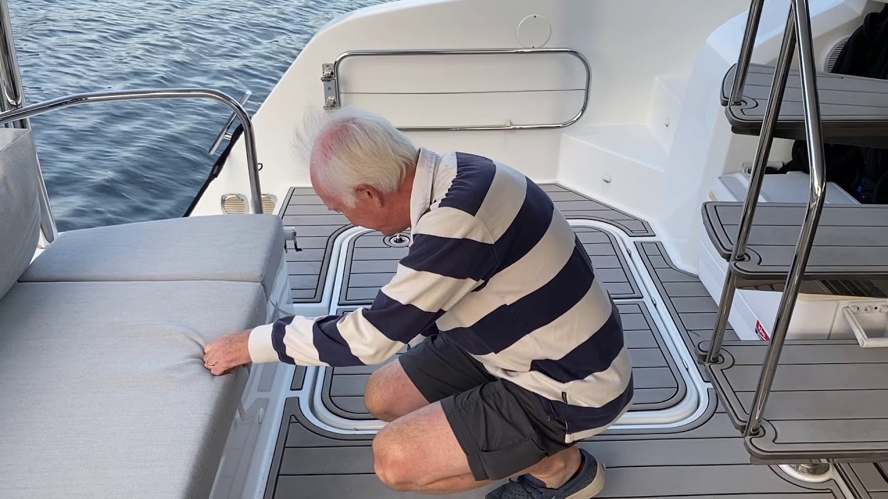 Fountaine Pajot MY44 | Ep.04 - POWER MANAGEMENT: status of batteries and shore power