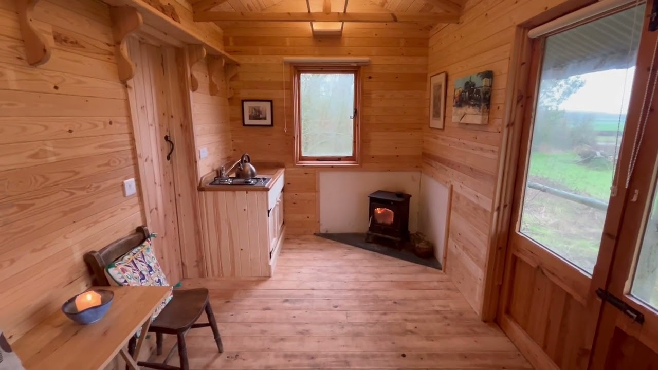Shepherds hut tour ellesmere, off grid uk 