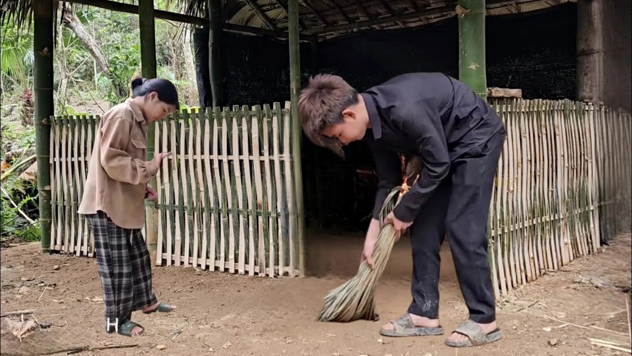 Homeless boy and poor girl pick ginger to sell to build kitchen wall for house-homeless boy
