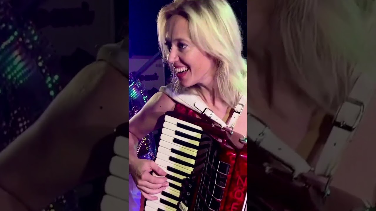 Fisarmonica Live - Musica popolare italiana - FOX tradizionale ballo in piazza #shorts #country