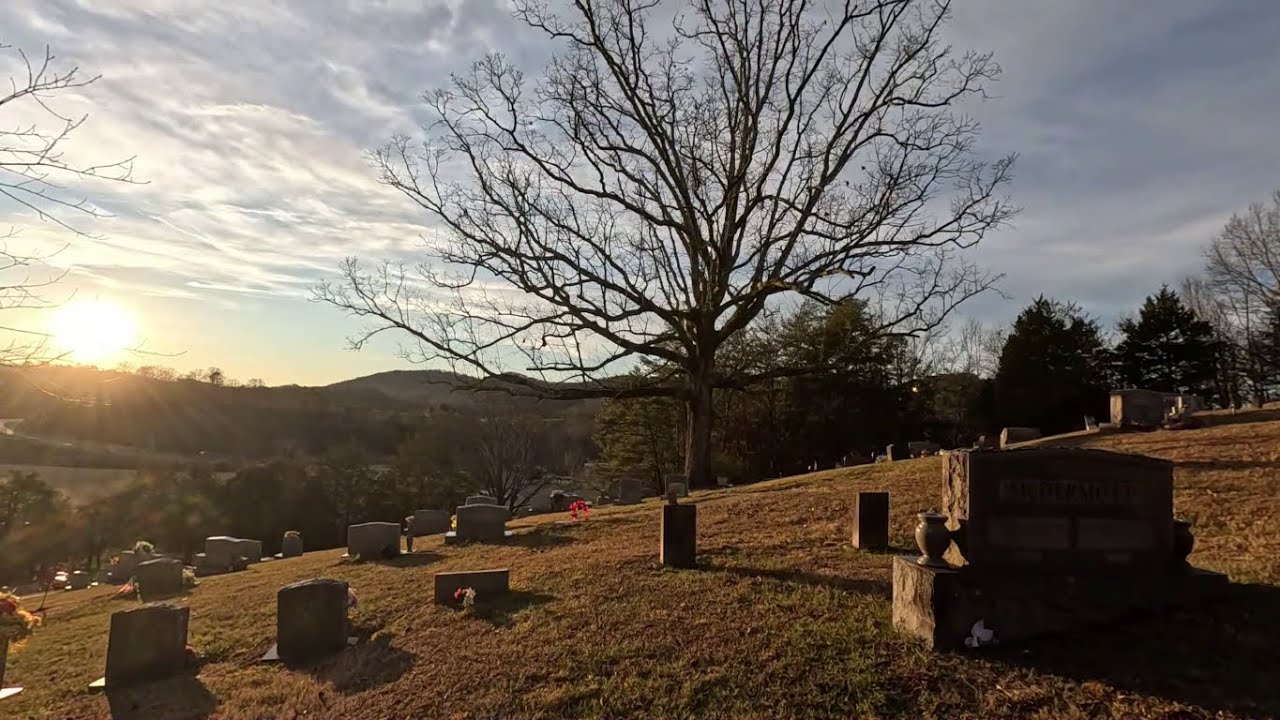 Three Important Dolly Parton Sites Related to Dollywood