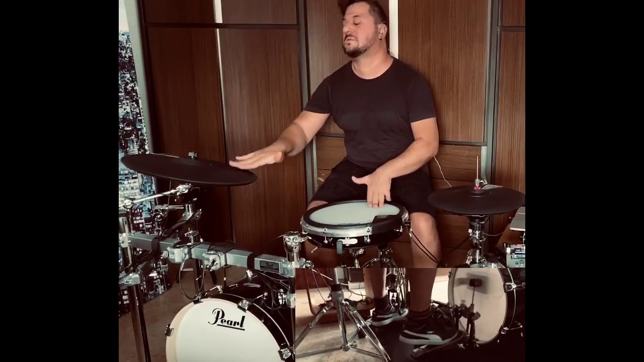 BARE HANDS BLAST BEATS at 300BPM - on the new Pearl Drums Emerge
