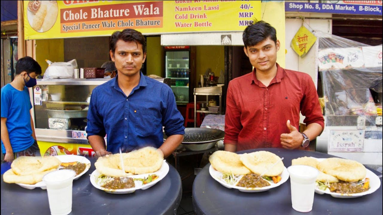 Eating 2 Plait Chole Bhature In 3 Min & Win 5100 Rupees Cash | Delhi Street Chola Bhatura Challenge