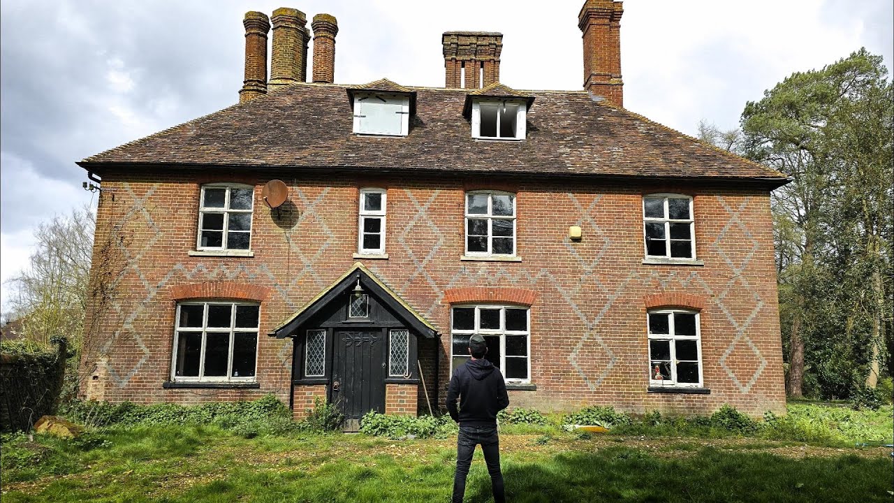 We Found an Abandoned Mansion where a SHOCKING Crime Took Place!