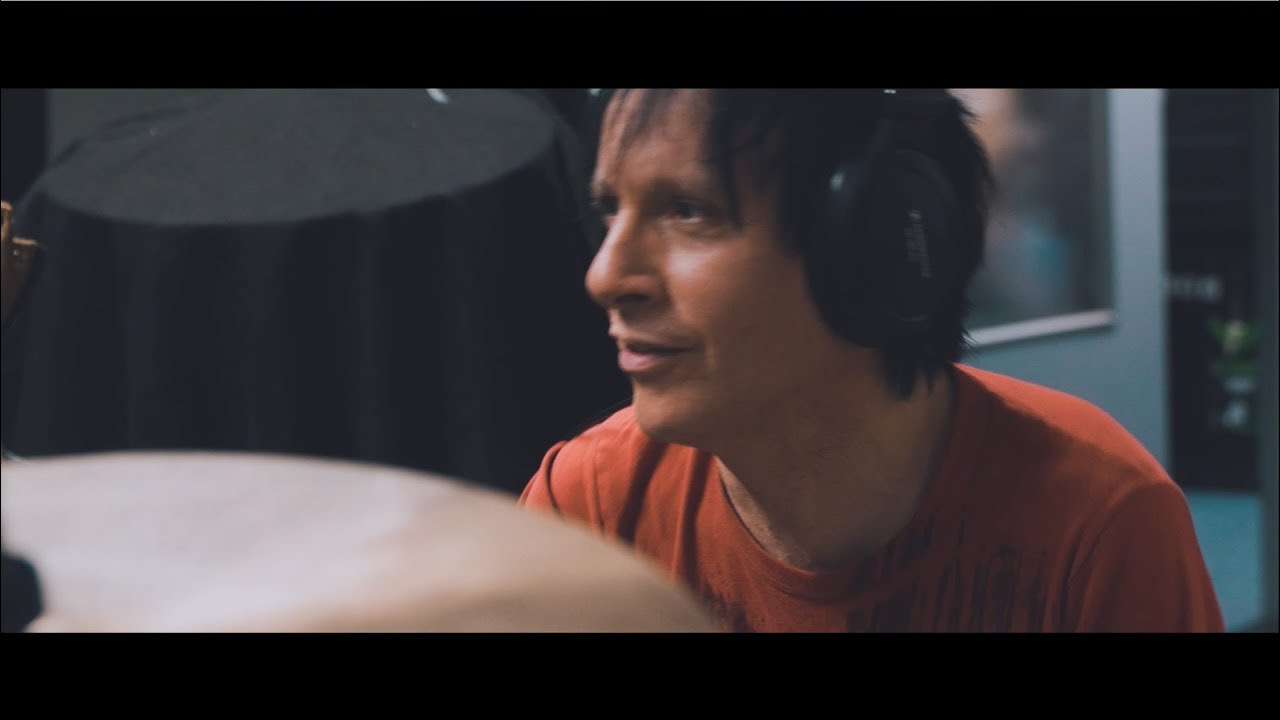 CASINO BLACKOUT &ndash; Hier unten feat. Vom Ritchie Akustikversion (Official Video)