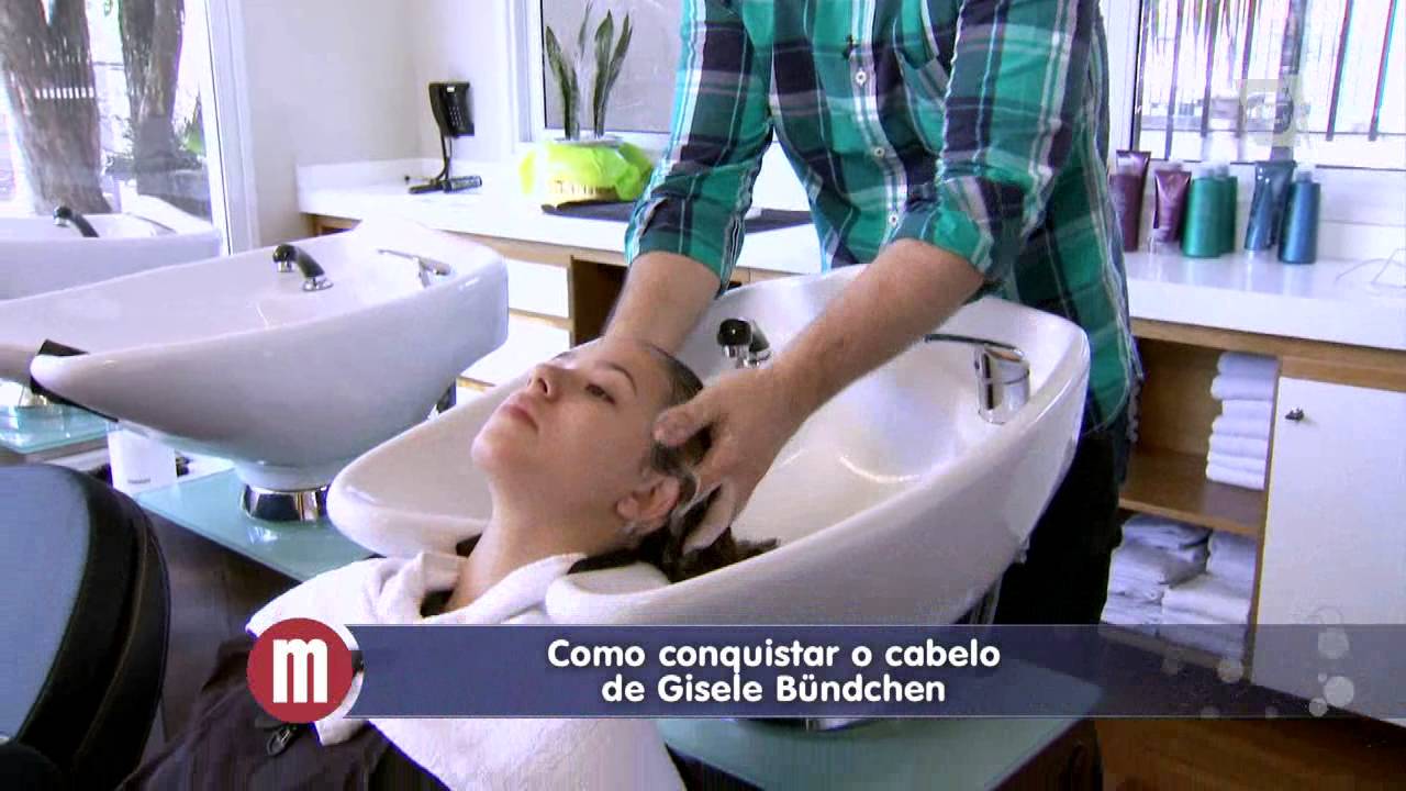 Mulheres - 7List de cabelos das famosas: As ondas marcantes do cabelo de Gisele B&uuml;ndchen (20/08/15)