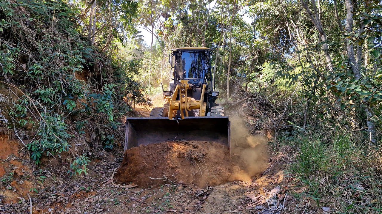 pa carregadeira liu gong reformando estrada