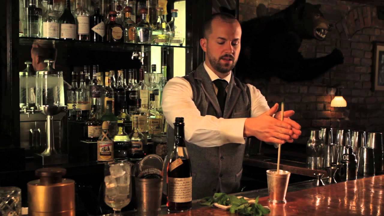 How to Make a Mint Julep - Speakeasy Cocktails