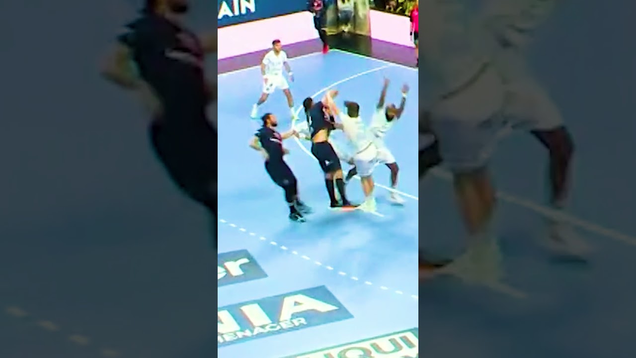 Karabatic r&eacute;gale avec une lucarne de fou #Handball