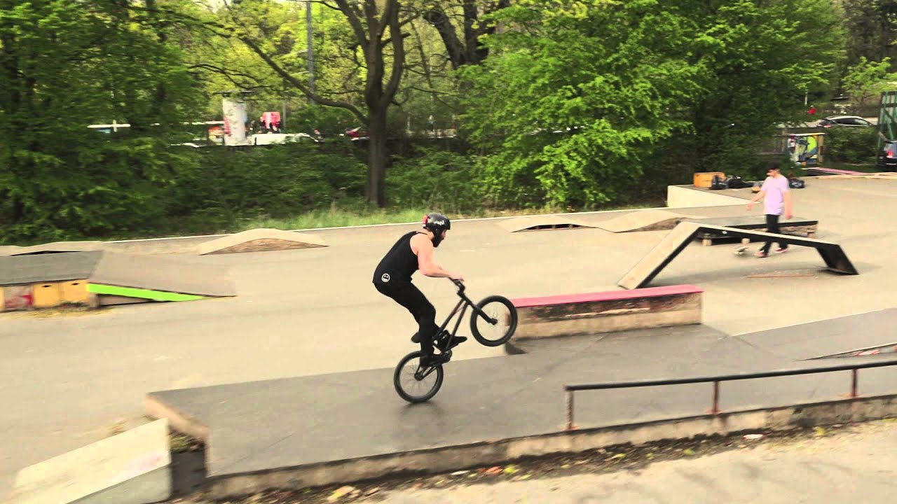 Mellowpark Berlin BMX aerials at - 5DMkIII Octocopter