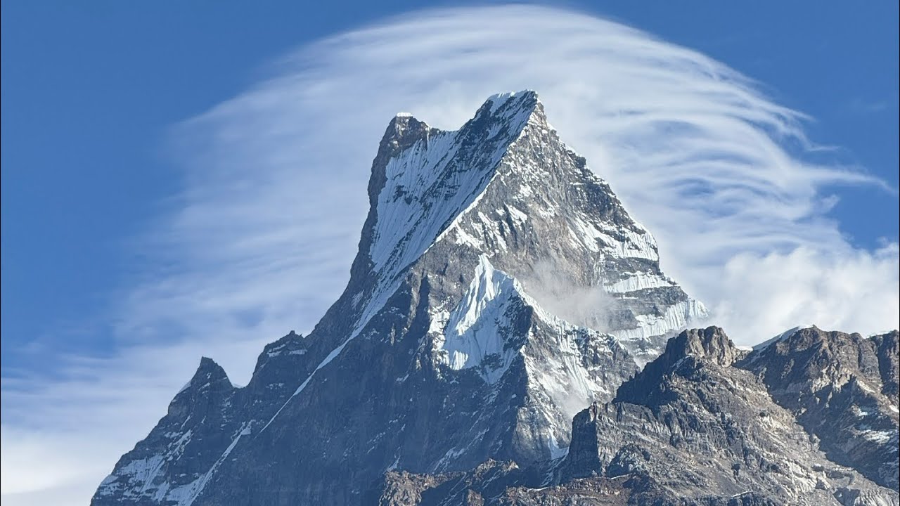 Successfully reached the summit of Mardi Peak in winter.”