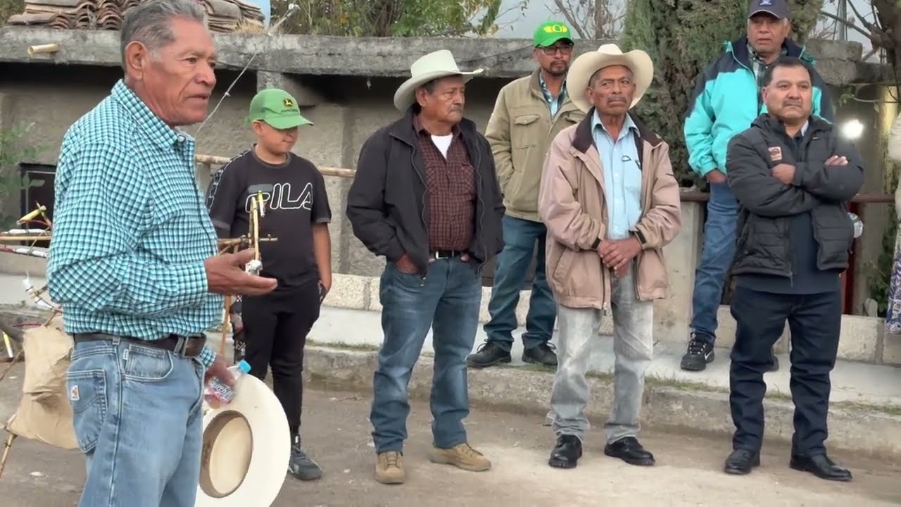 MAJESTUOSO RECIBIMIENTO DE BANDA DE VIENTO en Santa María tindú Oax. ESTA GENTE CONSERVA LA COSTUMBR