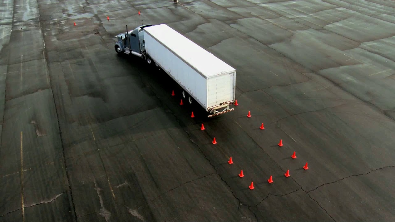 Обучение вождению CDL в Муни. Пересмотренная дорожка для спуска на воду с двумя бесплатными подтя...