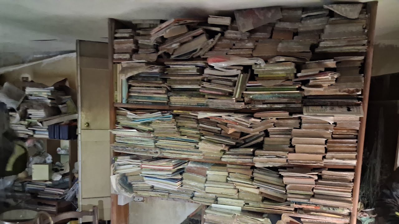 Hoarders House; So Much Left Behind.