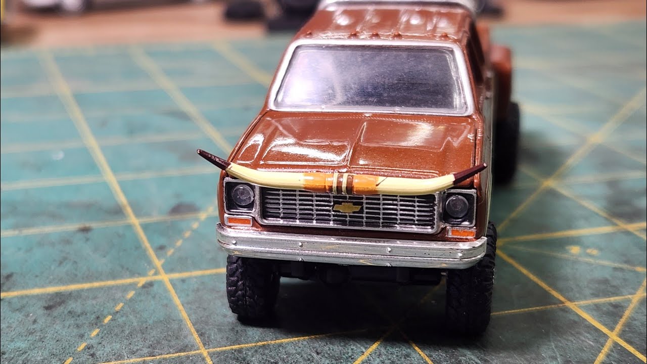 Новые грузовики: установка клаксонов на кузов типа Squarebody.