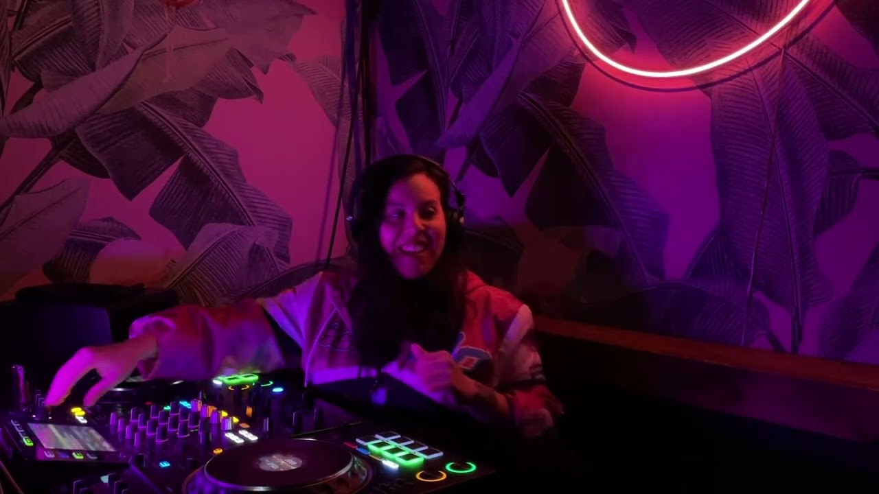 Liz in the Biz at Tipsy Flamingo for Miami Music Mondays