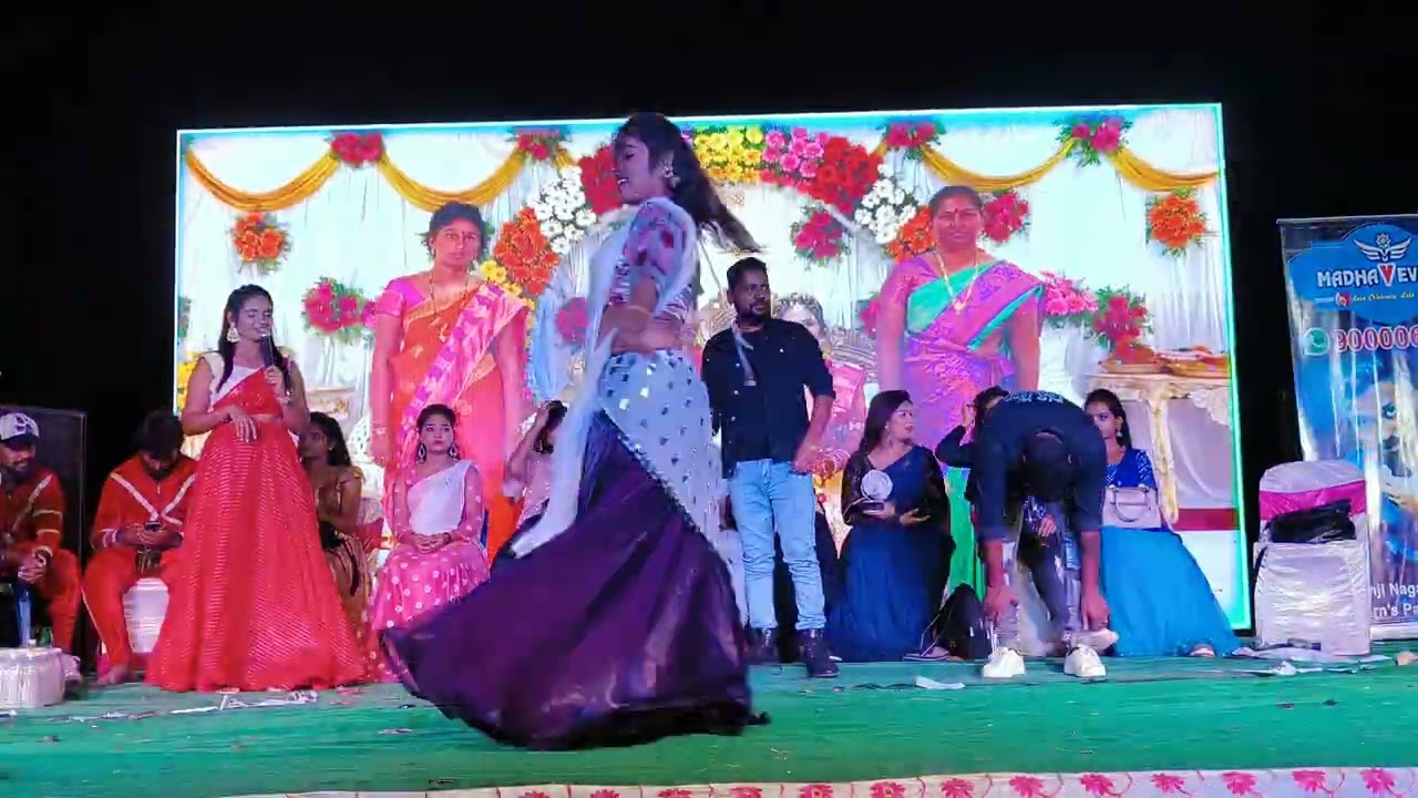 తెల్లా తెల్లాని చీర జారుతున్నది సందెవేళ #trending మాధవ్ ఈవెంట్స్ నెల్లూరు #dance 9000068906