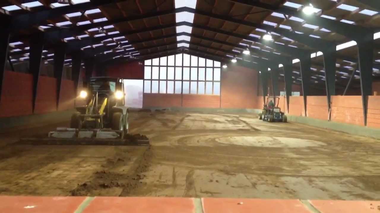 Kronshof - Bodenarbeiten f&uuml;r neue Reithalle