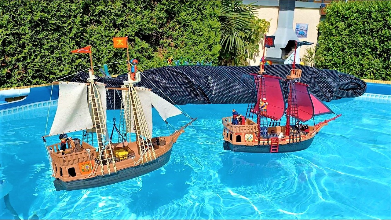 Playmobil Pirate Ships 3550 and 70411 Playmobil Piratenschiff pool action 